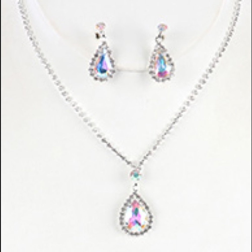 NWT Rhinestone / Crystal Black Necklace Set - Picture 3 of 4
